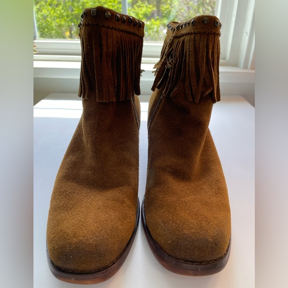 BareTraps Wendell brown leather fringe ankle booties with heel. Size 8.5M - Picture 2 of 6